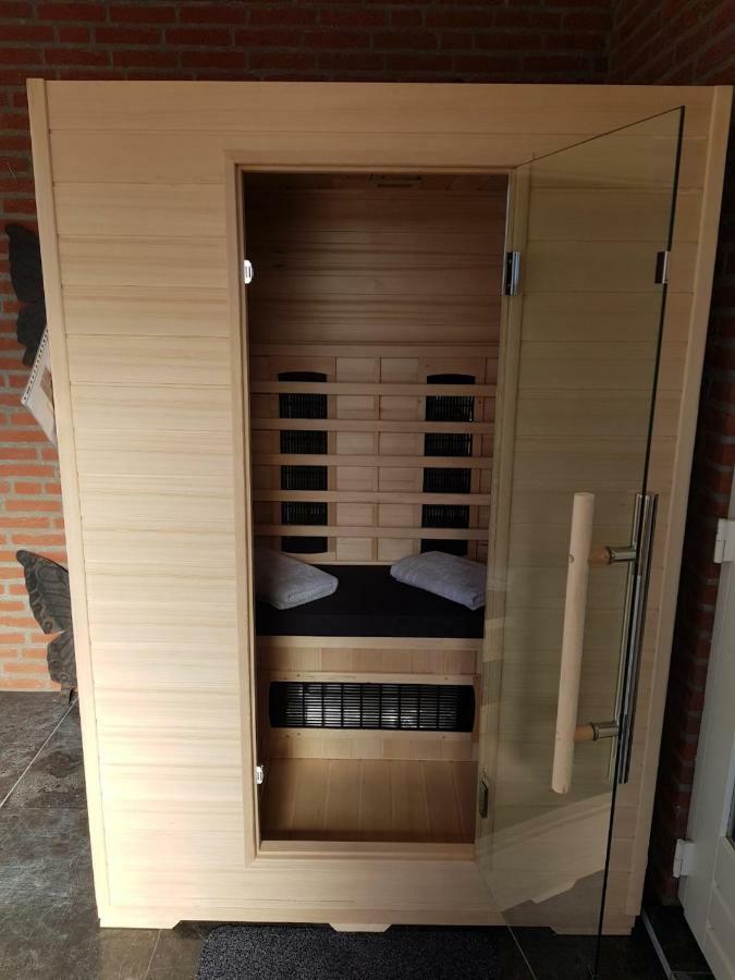 Het Gildehuis Met Sauna En Jacuzzi Stevensweert Εξωτερικό φωτογραφία